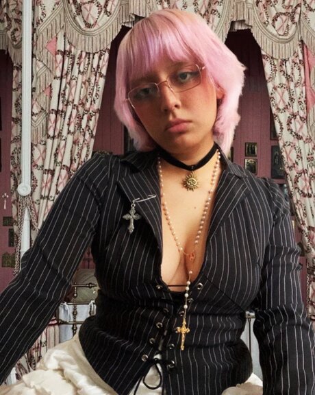 Nacktes geleaktes OnlyFans-Foto von May Lamb