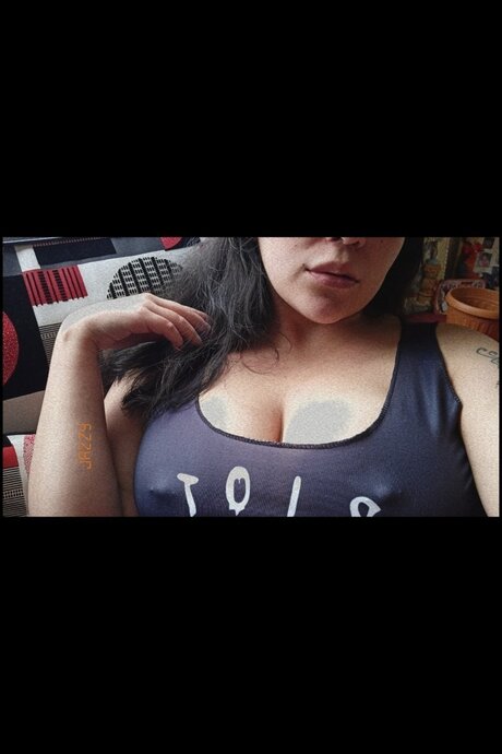 Nacktes geleaktes OnlyFans-Foto von Jazz