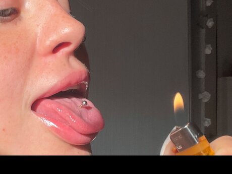 Nacktes geleaktes OnlyFans-Foto von Angelina