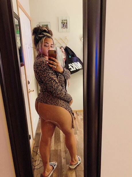 Nacktes geleaktes OnlyFans-Foto von A