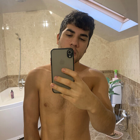 Nacktes geleaktes OnlyFans-Foto von Liamkenyon