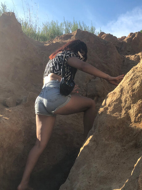 Nacktes geleaktes OnlyFans-Foto von Ariana Red 