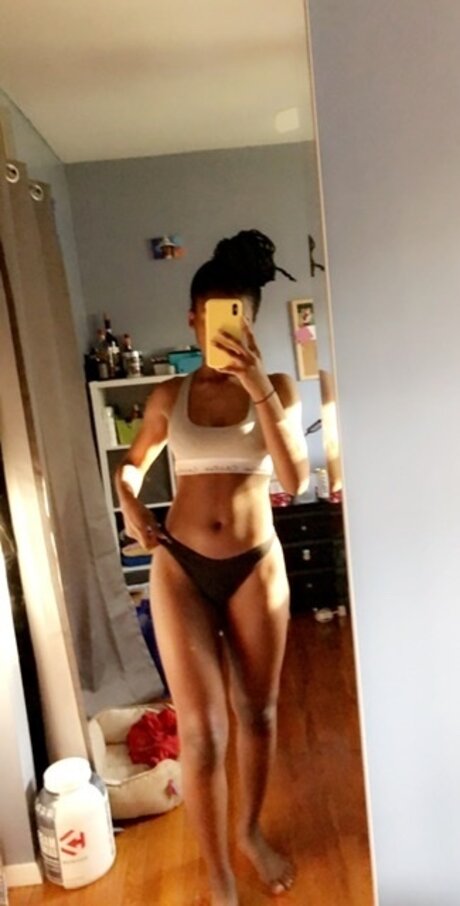 Nacktes geleaktes OnlyFans-Foto von Shell