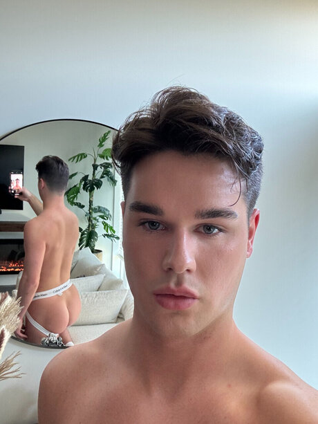Nacktes geleaktes OnlyFans-Foto von Greyson Fox