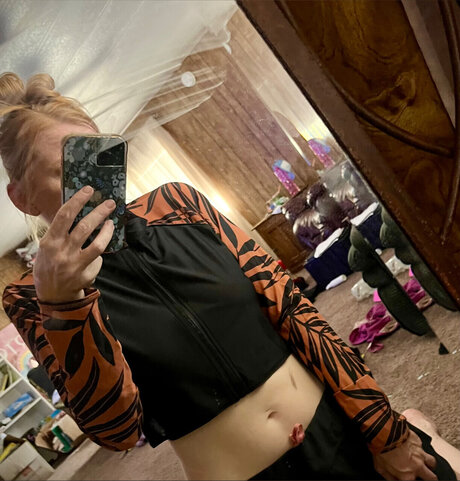 Nacktes geleaktes OnlyFans-Foto von Strawberry Auberry
