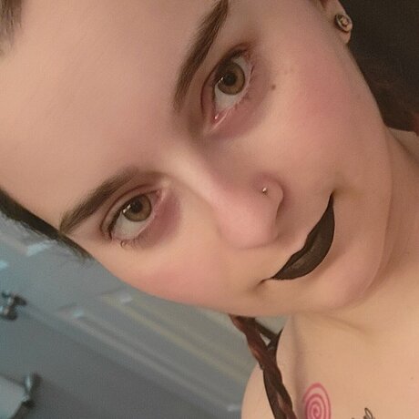 Nacktes geleaktes OnlyFans-Foto von Katie