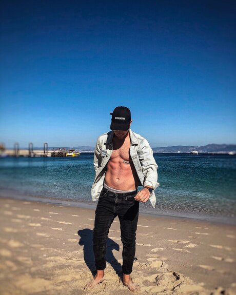 Nacktes geleaktes OnlyFans-Foto von Vv5