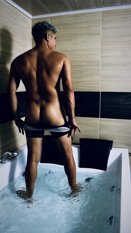 Nacktes geleaktes OnlyFans-Foto von Santos