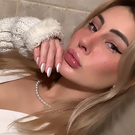 Nacktes geleaktes OnlyFans-Foto von Carla Zeida