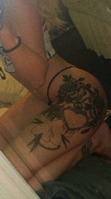 Nacktes geleaktes OnlyFans-Foto von Lottie