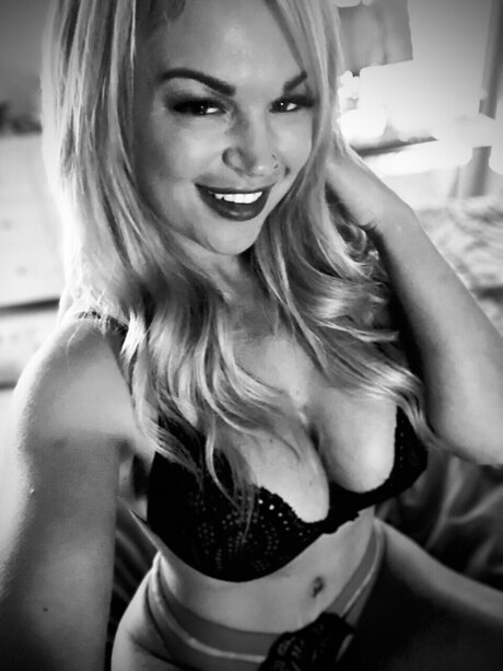 Nacktes geleaktes OnlyFans-Foto von Starkitty