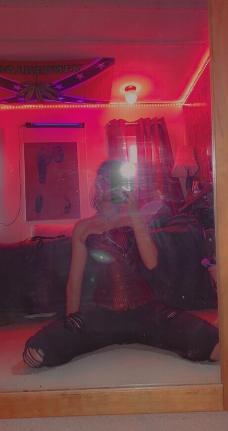 Nacktes geleaktes OnlyFans-Foto von Mighty Mouse