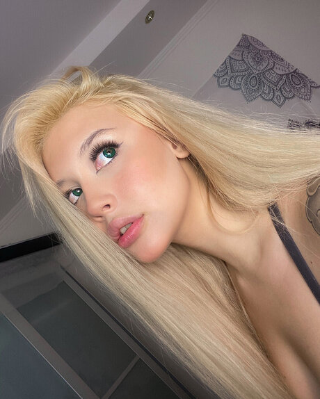 Nacktes geleaktes OnlyFans-Foto von Vickyfckingdoll
