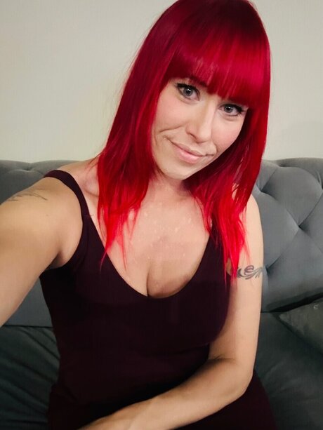 Nacktes geleaktes OnlyFans-Foto von Redhotvixen