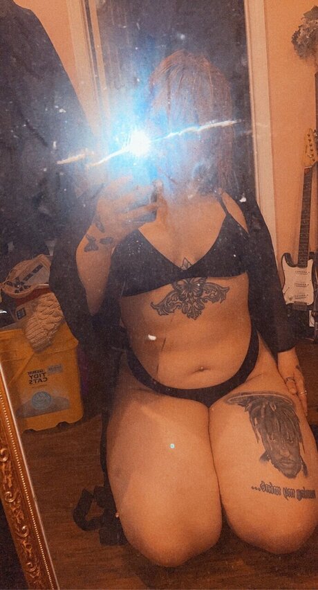 Nacktes geleaktes OnlyFans-Foto von Earth Baby