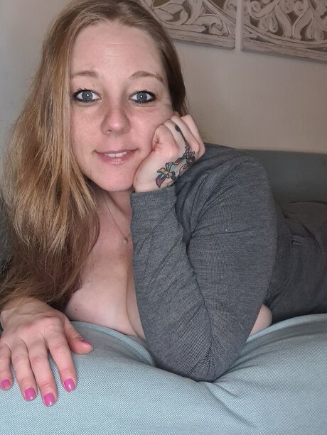 Nacktes geleaktes OnlyFans-Foto von Jigglingjune