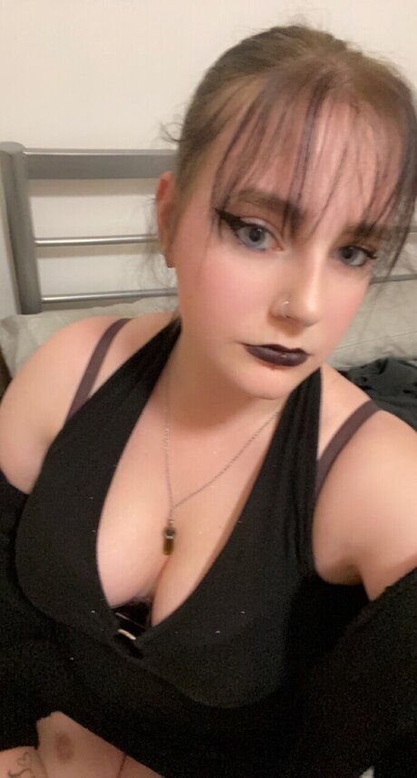 Nacktes geleaktes OnlyFans-Foto von Cherry Pop