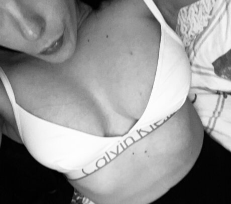 Nacktes geleaktes OnlyFans-Foto von Kate