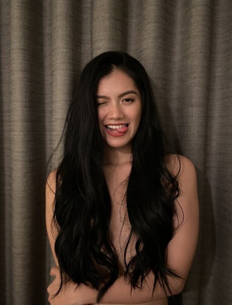 Nacktes geleaktes OnlyFans-Foto von Lucy Vela