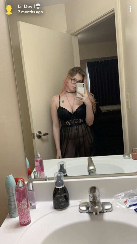Nacktes geleaktes OnlyFans-Foto von Bluegirl