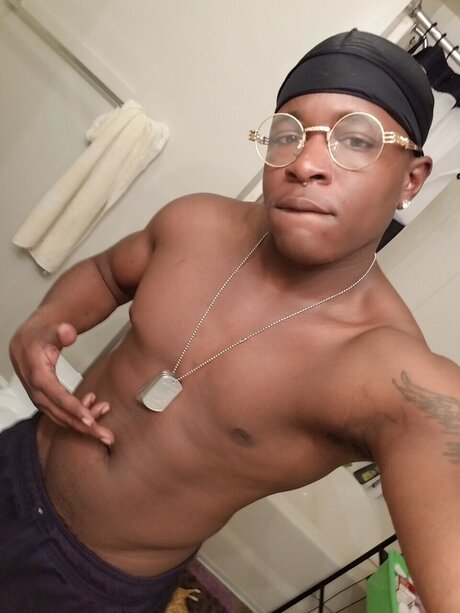 Nacktes geleaktes OnlyFans-Foto von Mrbackstrok3king