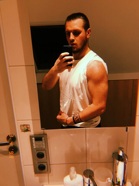 Nacktes geleaktes OnlyFans-Foto von Jake87