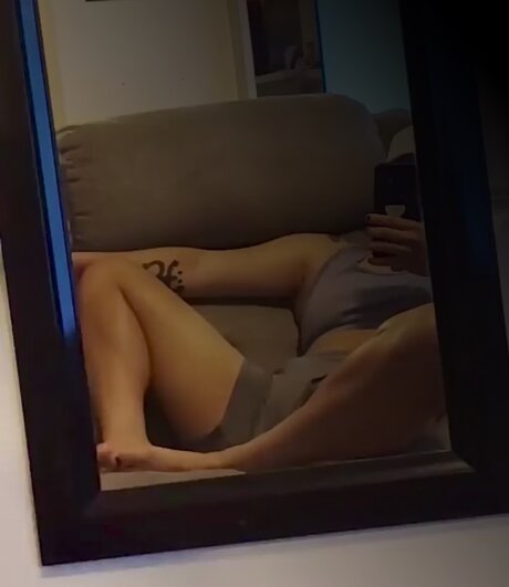 Nacktes geleaktes OnlyFans-Foto von Si Mami