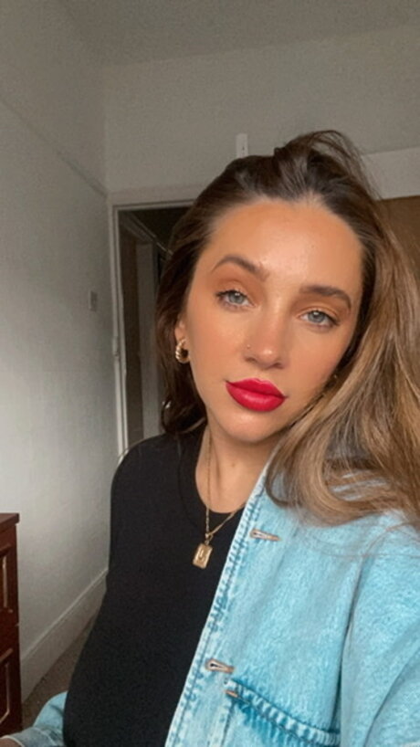 Nacktes geleaktes OnlyFans-Foto von Jenn