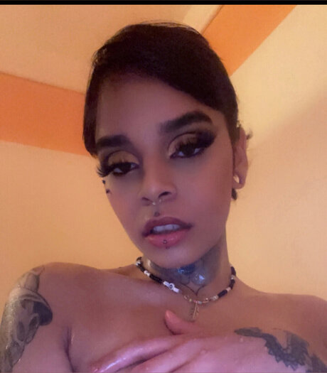 Nacktes geleaktes OnlyFans-Foto von Raven