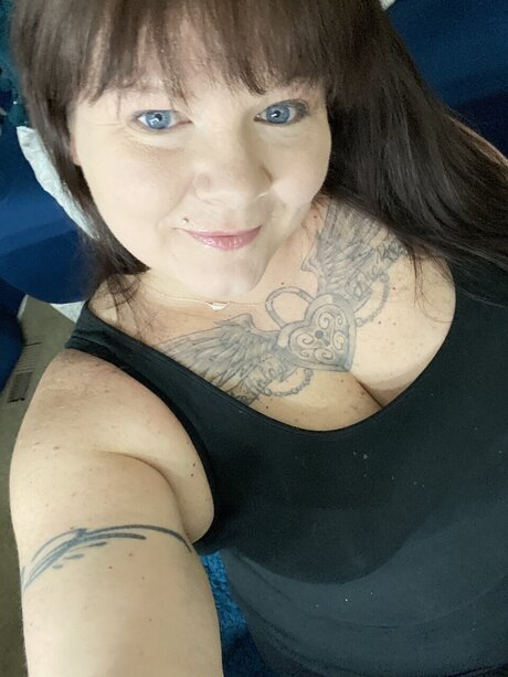 Nacktes geleaktes OnlyFans-Foto von Kissingqueen