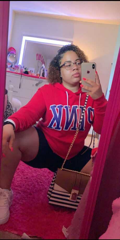 Nacktes geleaktes OnlyFans-Foto von Tayy