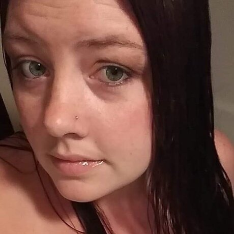 Nacktes geleaktes OnlyFans-Foto von Karrie