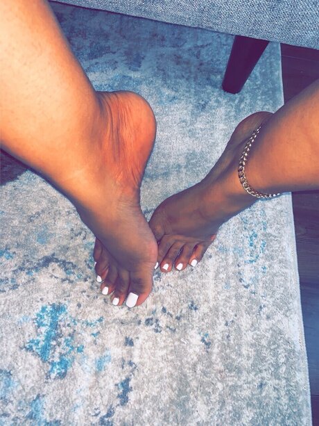 Nacktes geleaktes OnlyFans-Foto von Feetee