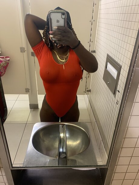 Nacktes geleaktes OnlyFans-Foto von Jazmine Brown
