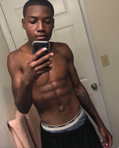 Nacktes geleaktes OnlyFans-Foto von Yeahdez
