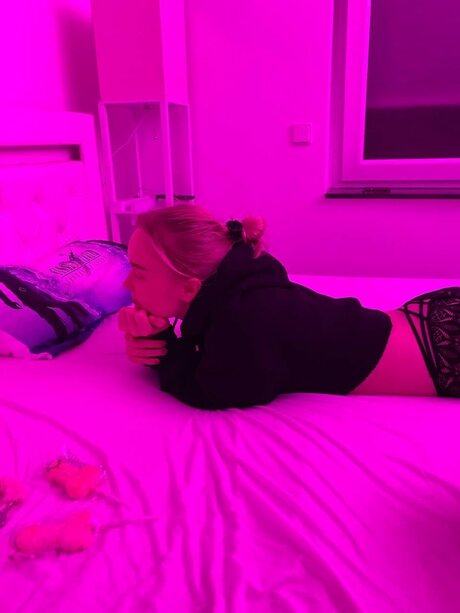 Nacktes geleaktes OnlyFans-Foto von Angelic