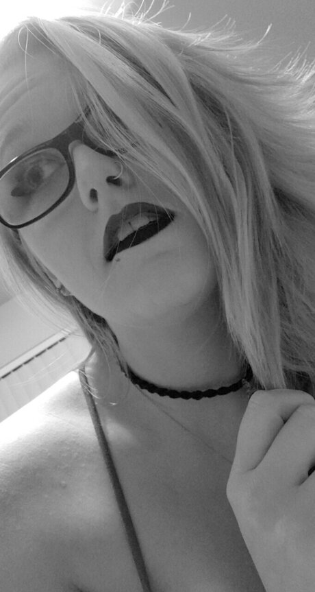 Nacktes geleaktes OnlyFans-Foto von Tink