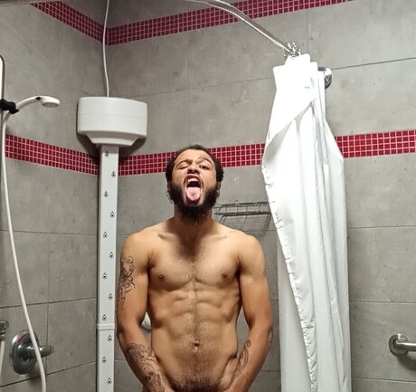 Nacktes geleaktes OnlyFans-Foto von Isaac