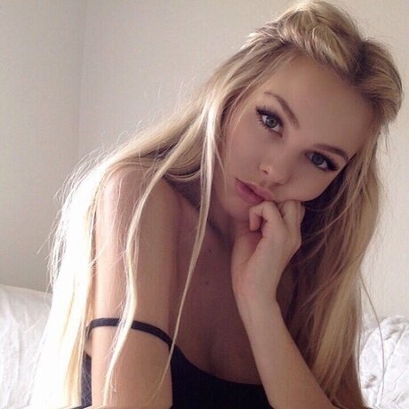Nacktes geleaktes OnlyFans-Foto von Stella