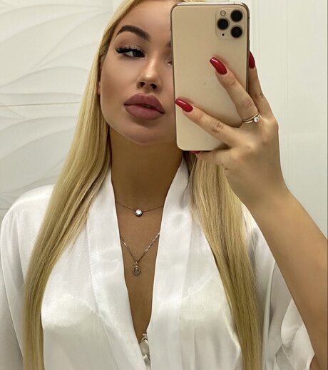 Nacktes geleaktes OnlyFans-Foto von Sofiia