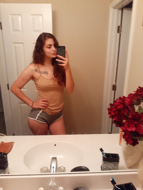 Nacktes geleaktes OnlyFans-Foto von Liv
