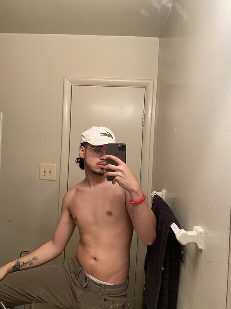 Nacktes geleaktes OnlyFans-Foto von Junior