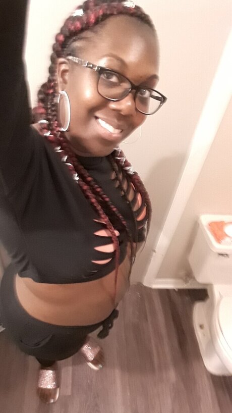 Nacktes geleaktes OnlyFans-Foto von Chocolatet