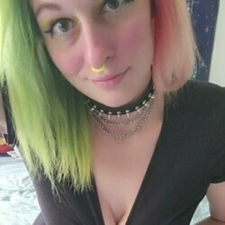 Nacktes geleaktes OnlyFans-Foto von Emilycumslut