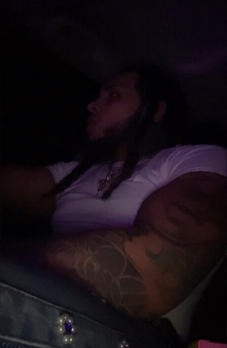 Nacktes geleaktes OnlyFans-Foto von Mikey Mike
