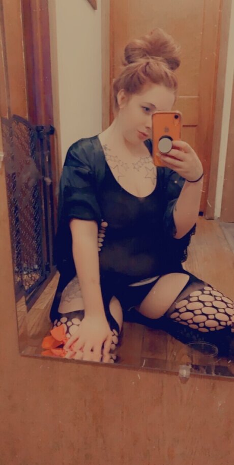Nacktes geleaktes OnlyFans-Foto von Yungroxy