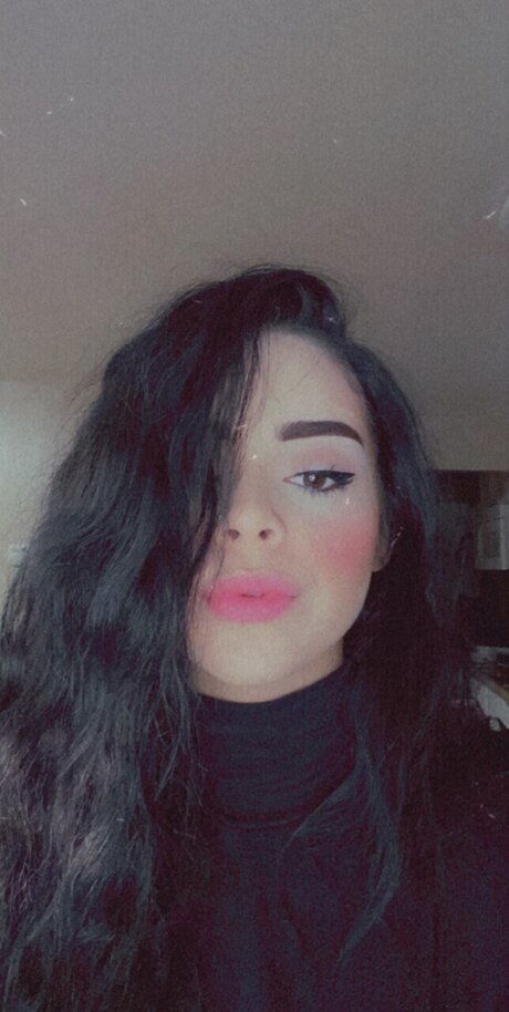 Nacktes geleaktes OnlyFans-Foto von R I A H