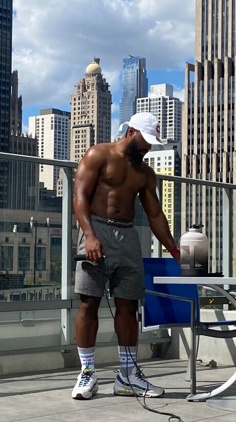 Nacktes geleaktes OnlyFans-Foto von Josh