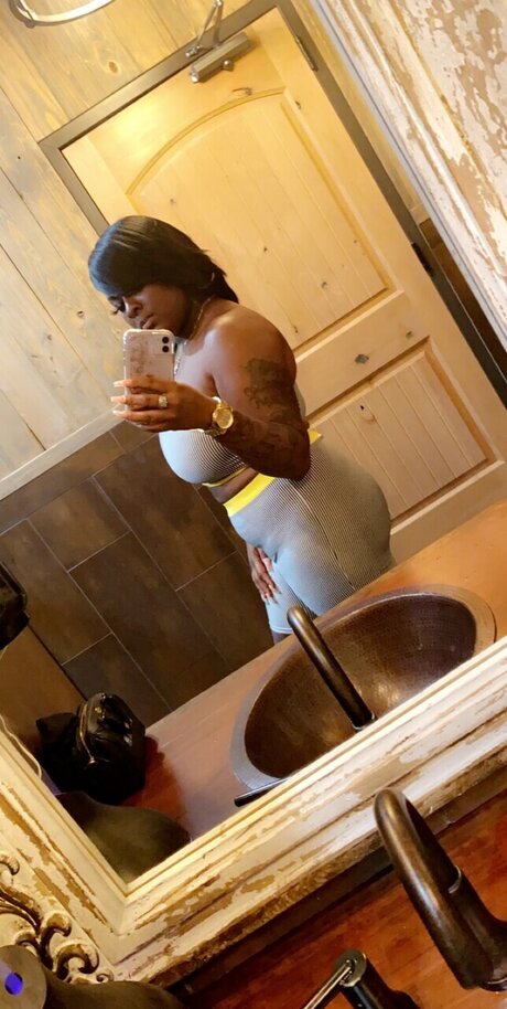 Nacktes geleaktes OnlyFans-Foto von Threewayyyyyy
