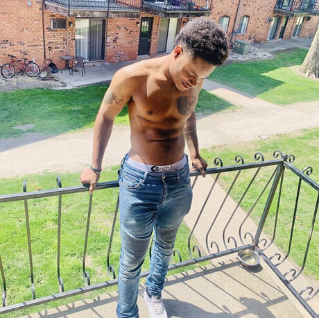 Nacktes geleaktes OnlyFans-Foto von Monteecarlo